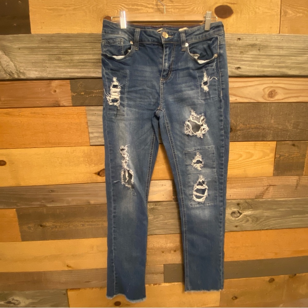 💝5/$20 Seven7 Blue Distressed slim and straight jeans